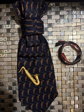 Navy Saxophone Pattern Tie with Gold Saxophone Pin